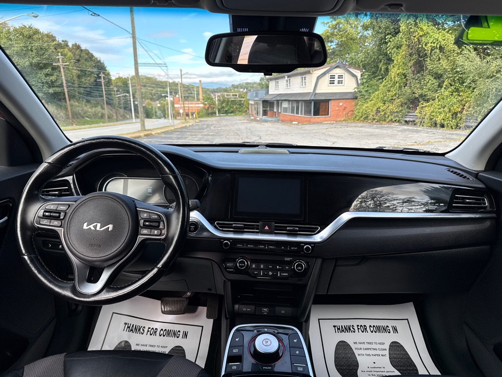 Photo 12 of this KIA NIRO