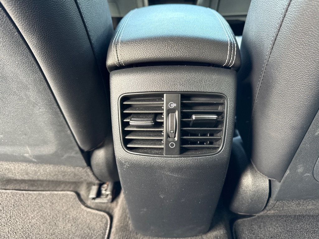 Photo 13 of this KIA NIRO