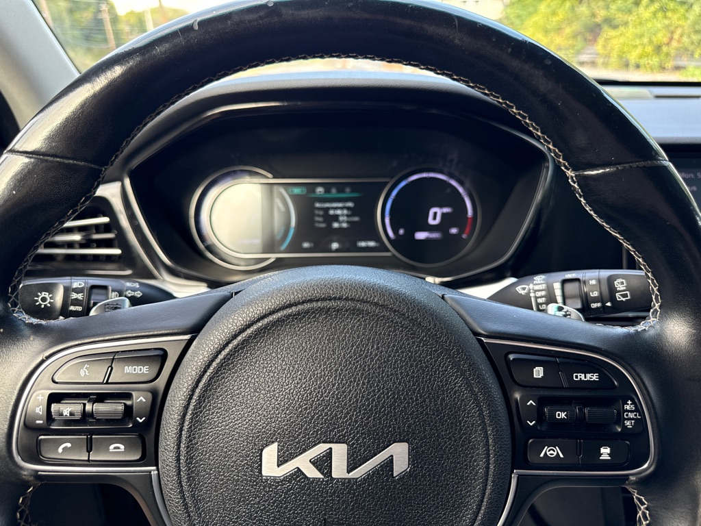 Photo 19 of this KIA NIRO
