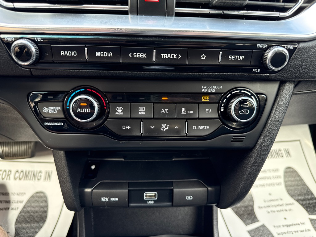 Photo 16 of this KIA NIRO