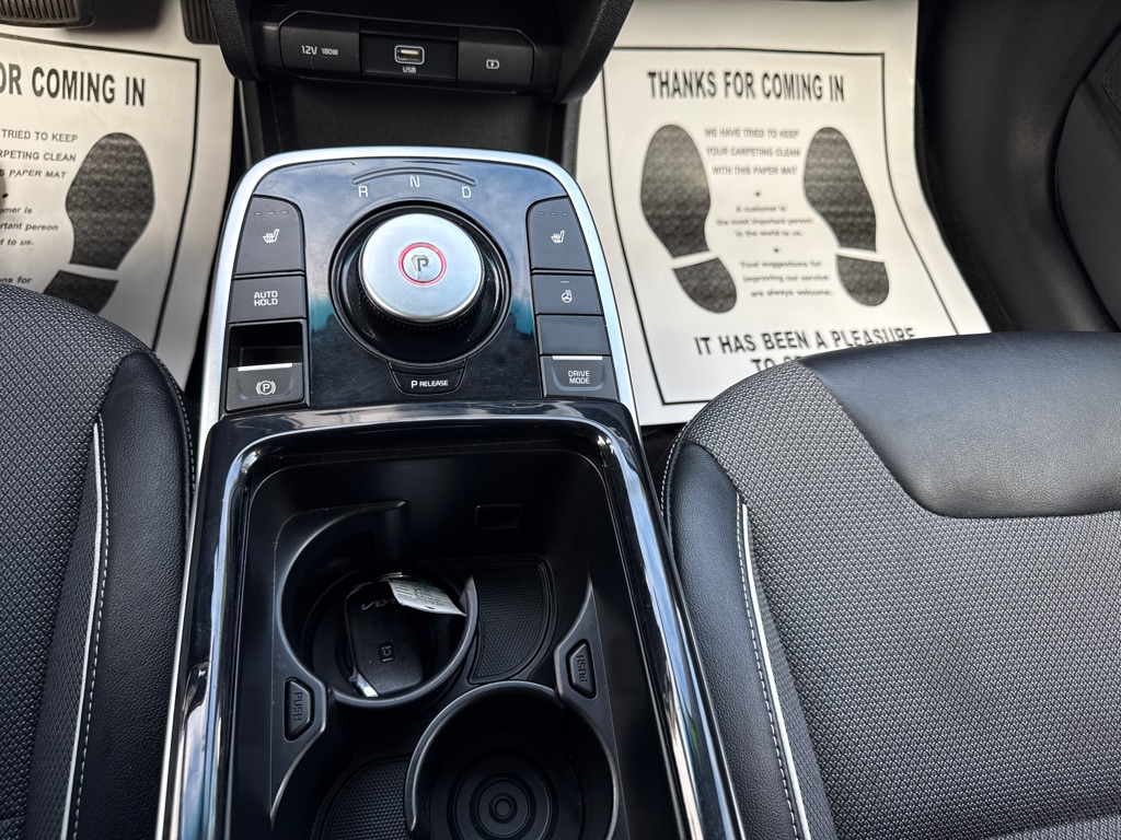 Photo 17 of this KIA NIRO