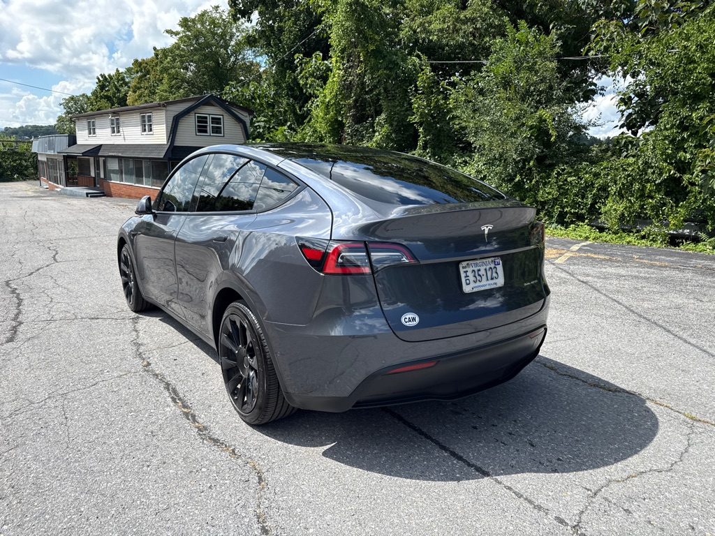 Photo 4 of this TESLA MODEL Y