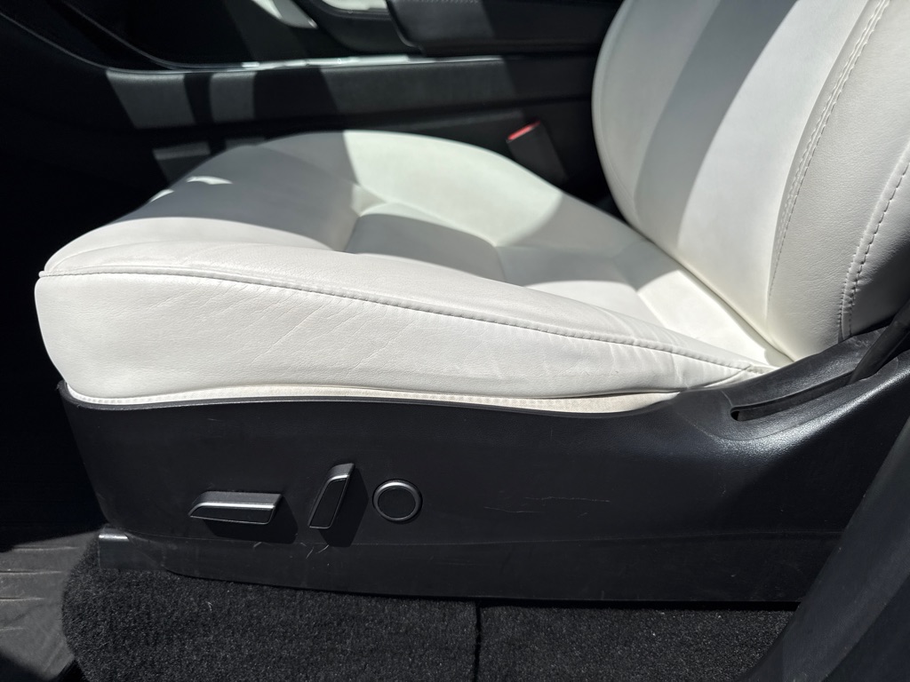 Photo 23 of this TESLA MODEL Y