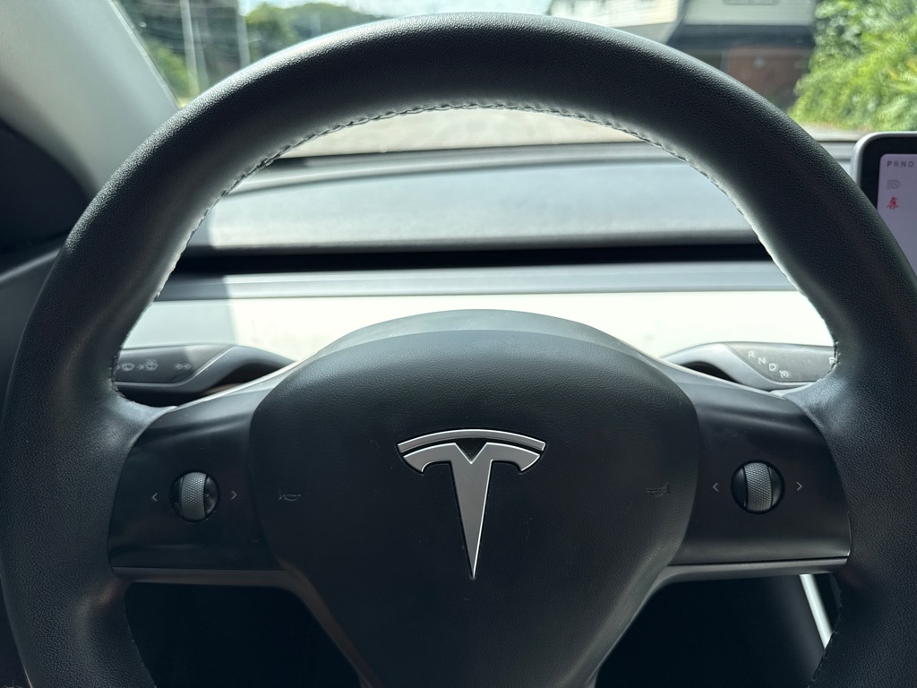 Photo 21 of this TESLA MODEL Y