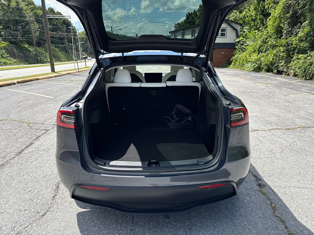 Photo 9 of this TESLA MODEL Y