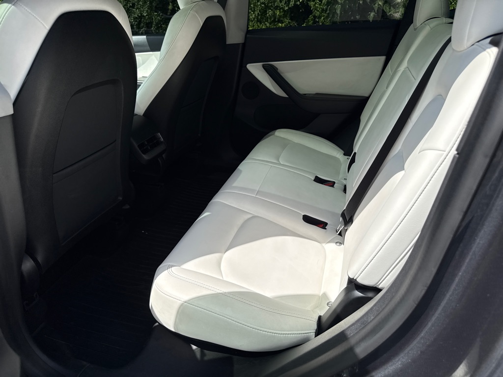 Photo 6 of this TESLA MODEL Y