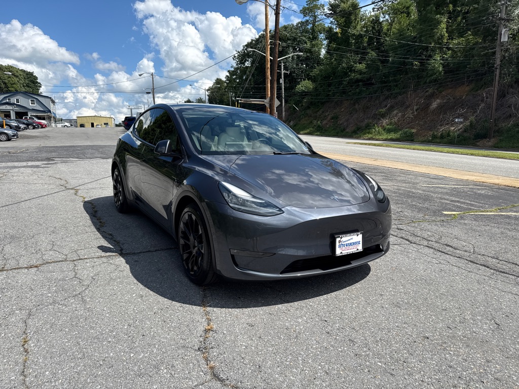 Photo 2 of this TESLA MODEL Y
