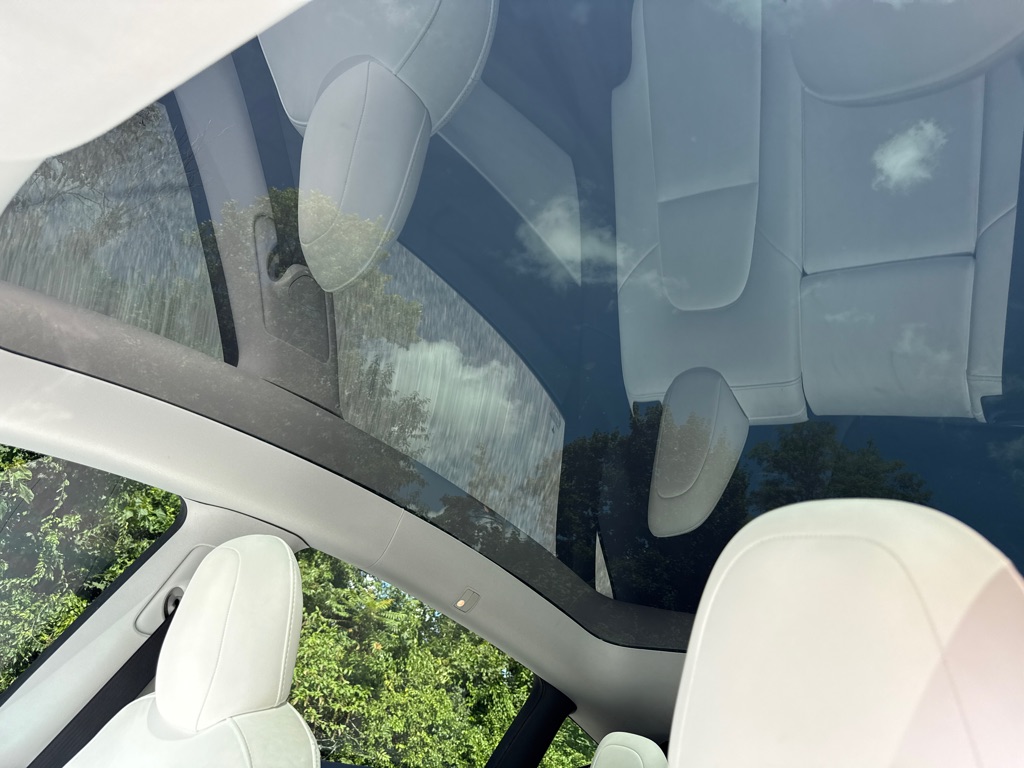Photo 24 of this TESLA MODEL Y