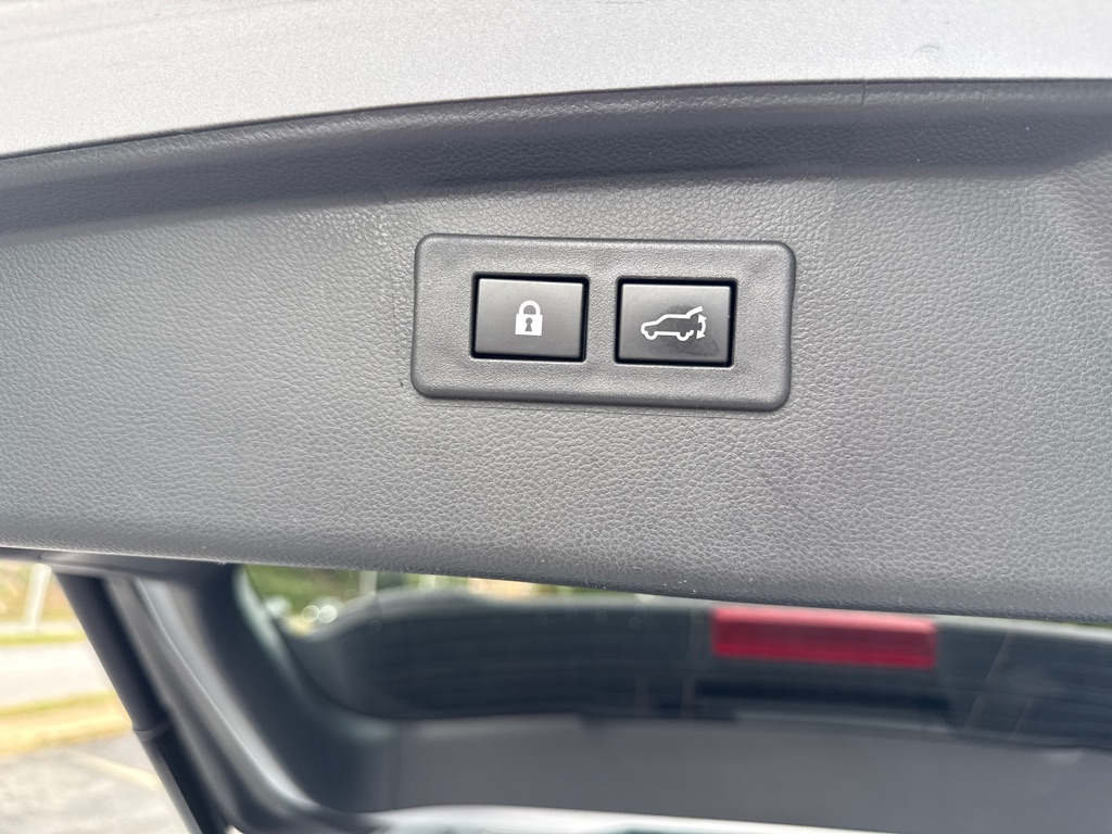 Photo 10 of this SUBARU OUTBACK