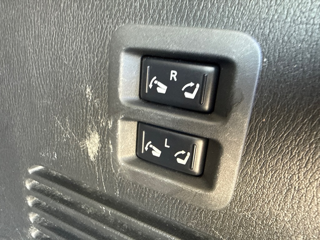 Photo 11 of this NISSAN ARMADA