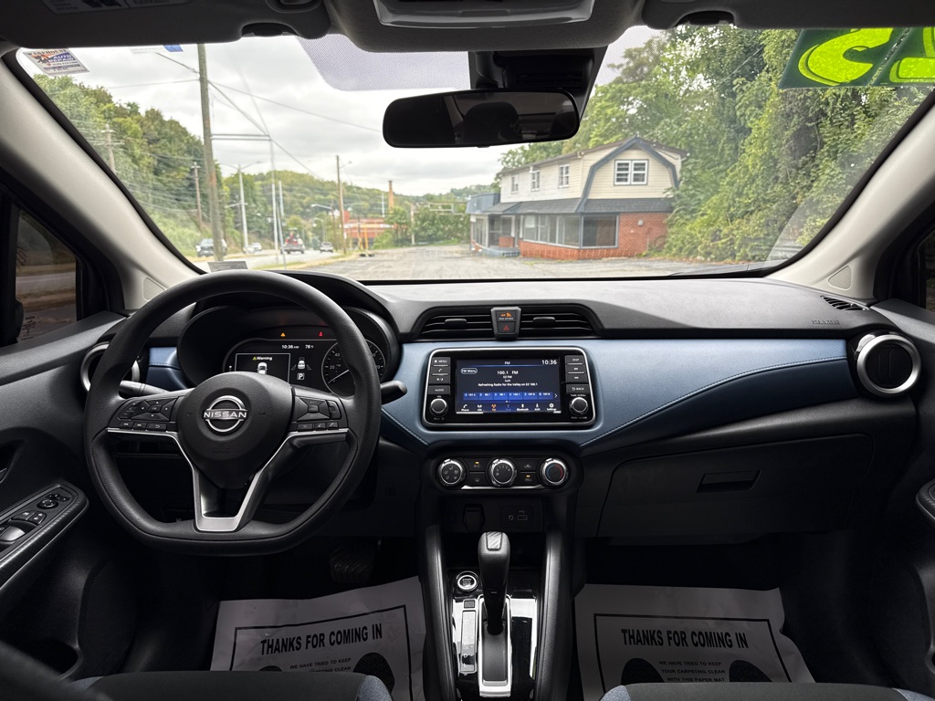 Photo 11 of this NISSAN VERSA