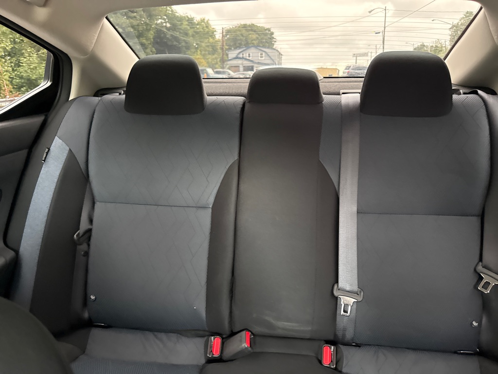 Photo 13 of this NISSAN VERSA