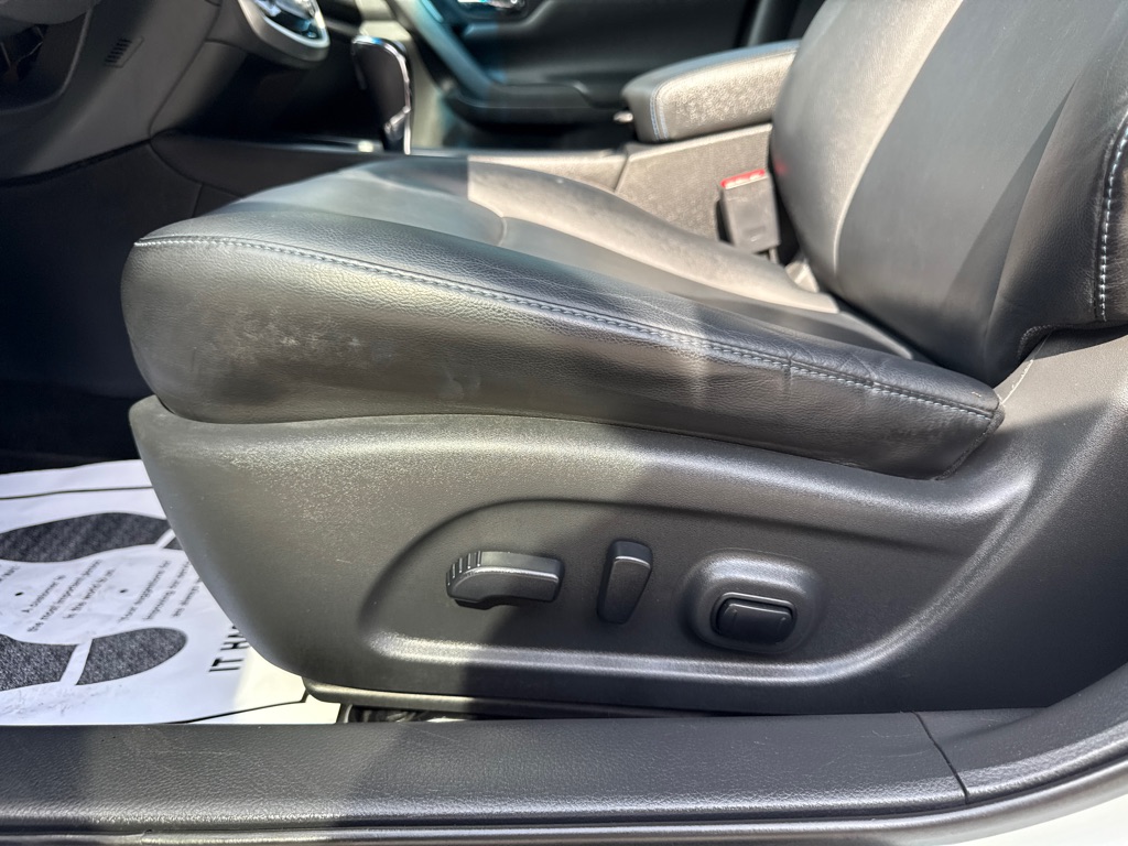 Photo 22 of this NISSAN ALTIMA