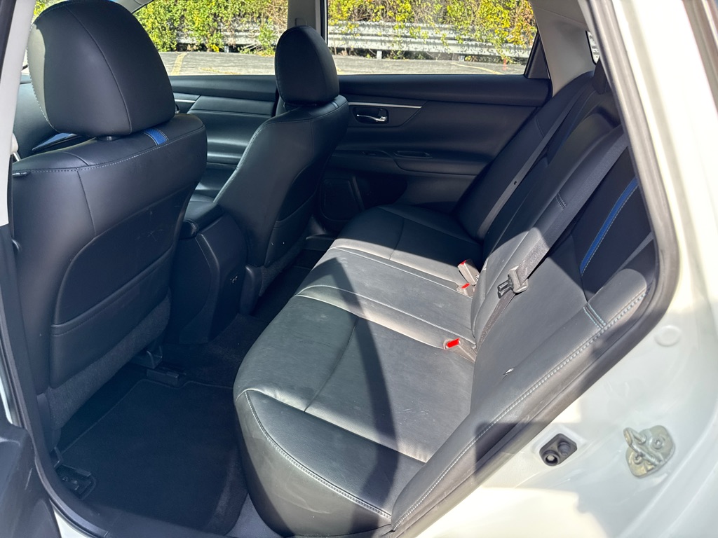 Photo 6 of this NISSAN ALTIMA