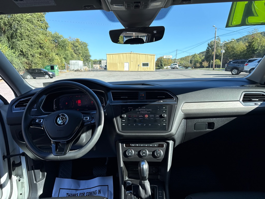 Photo 12 of this VOLKSWAGEN TIGUAN