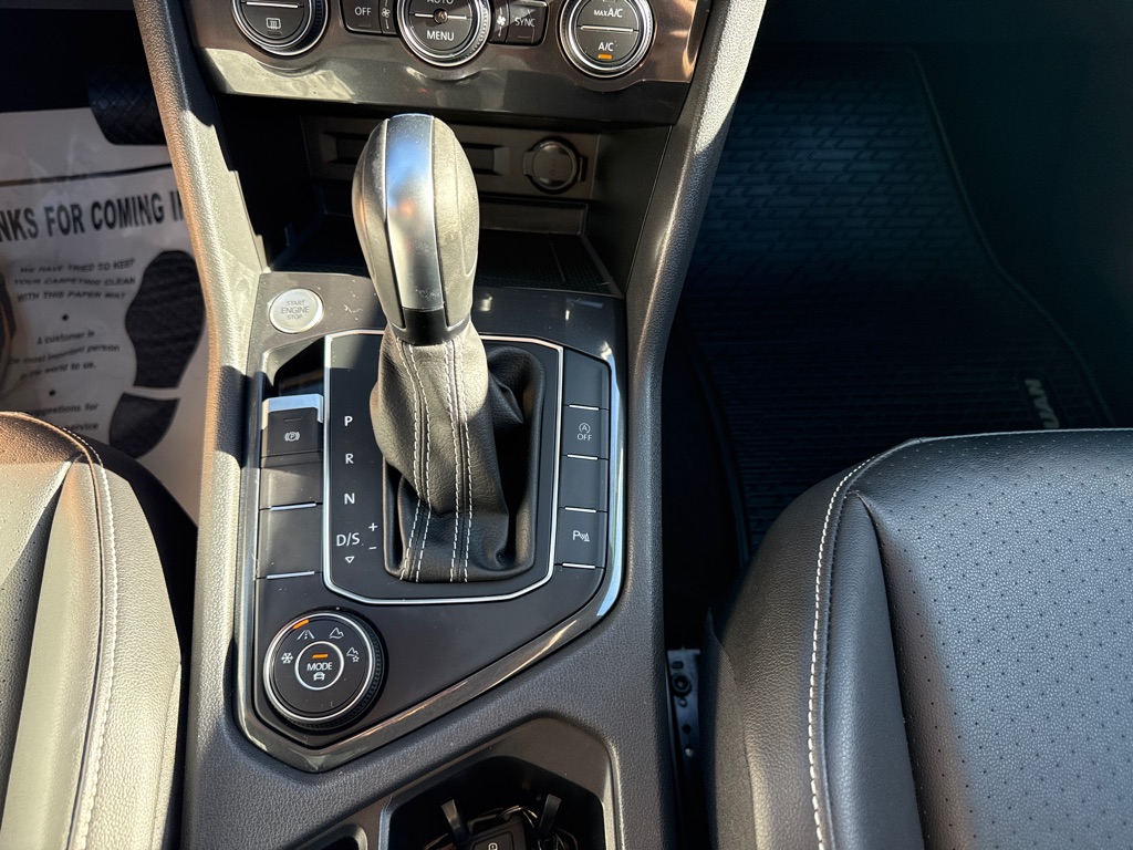 Photo 18 of this VOLKSWAGEN TIGUAN