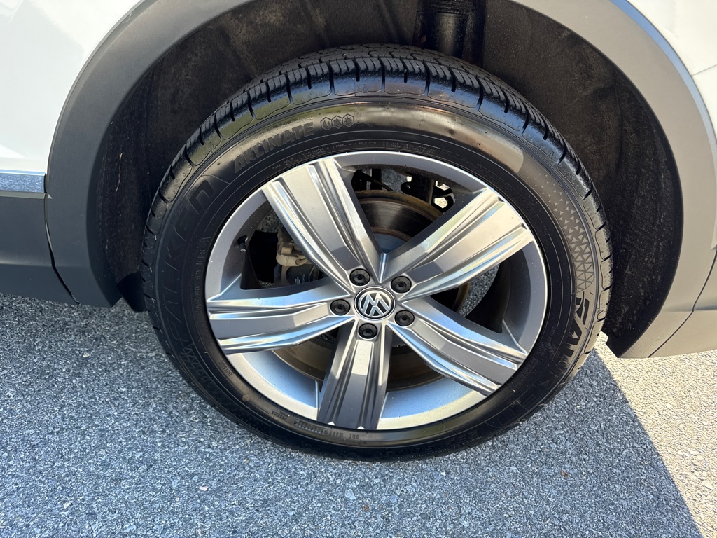 Photo 11 of this VOLKSWAGEN TIGUAN