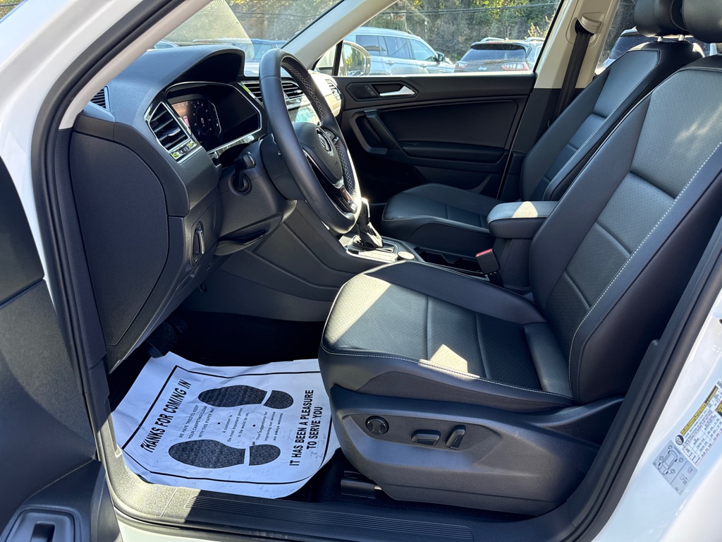 Photo 5 of this VOLKSWAGEN TIGUAN