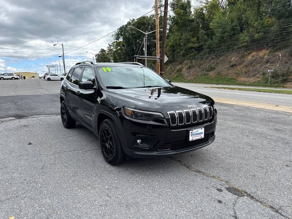 Photo 2 of this JEEP CHEROKEE