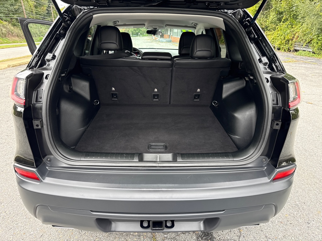 Photo 9 of this JEEP CHEROKEE
