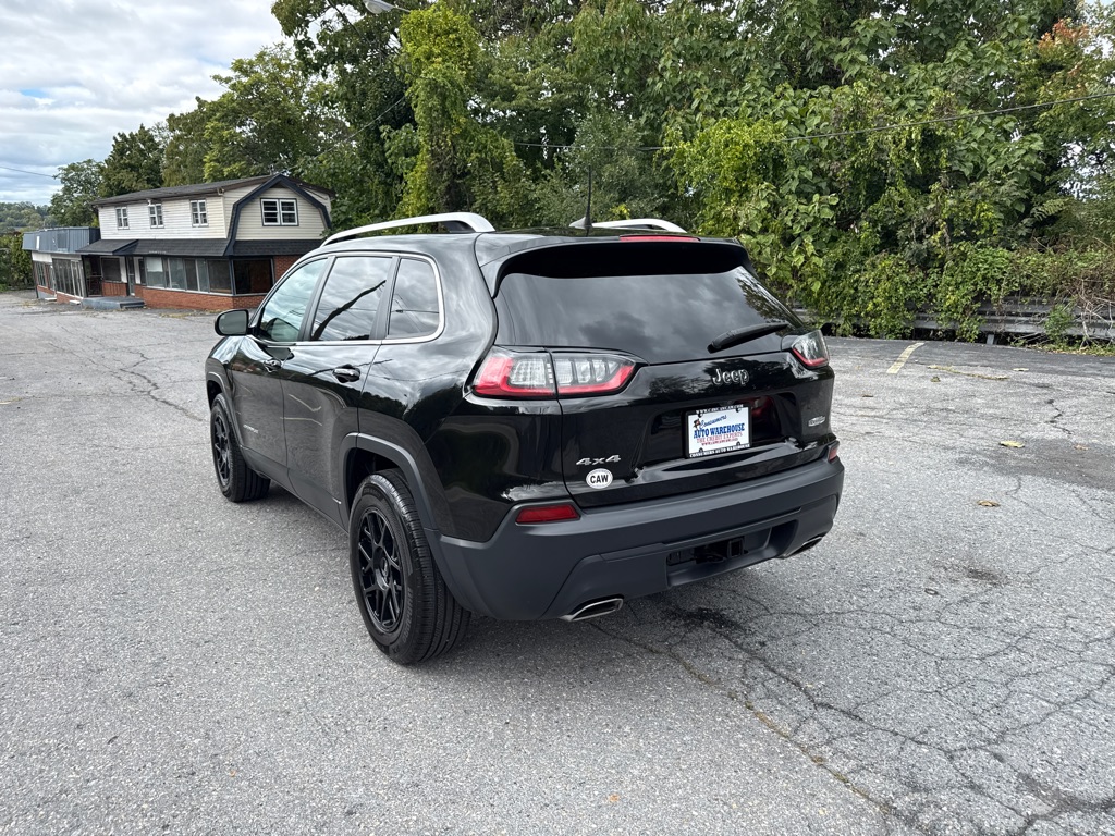 Photo 4 of this JEEP CHEROKEE