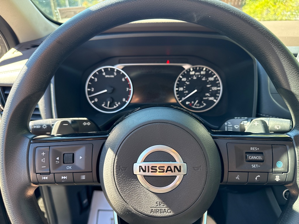 Photo 17 of this NISSAN ROGUE