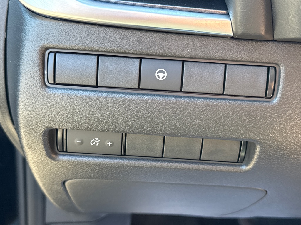 Photo 19 of this NISSAN ROGUE