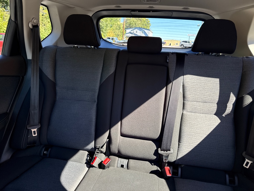 Photo 12 of this NISSAN ROGUE