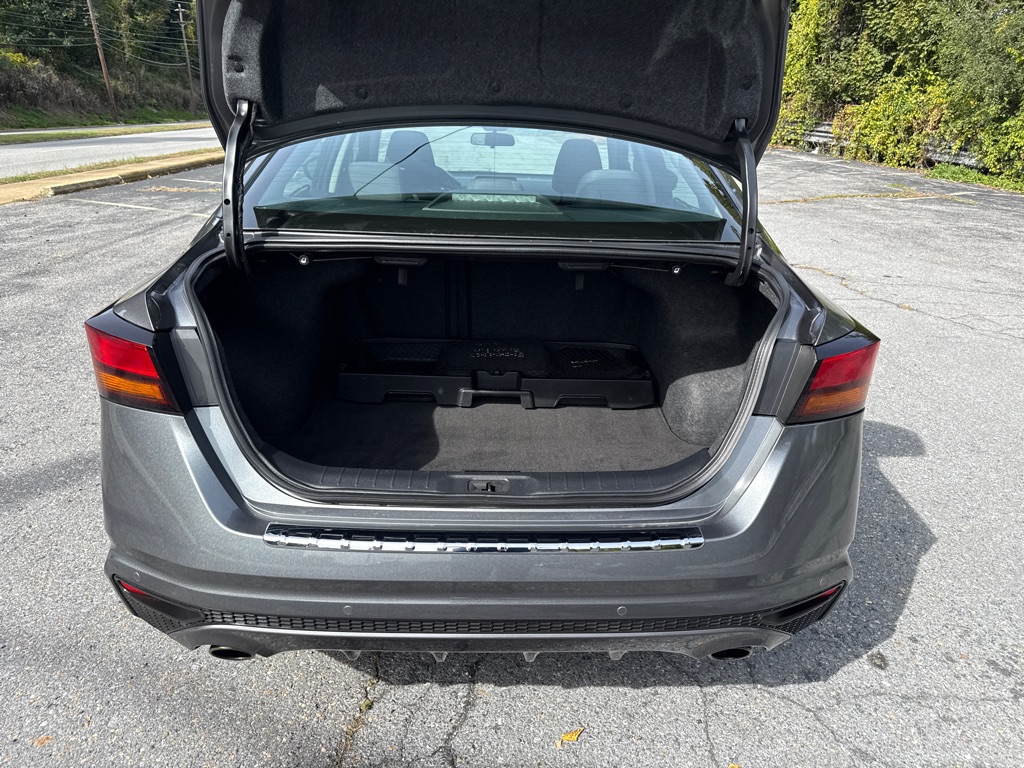 Photo 9 of this NISSAN ALTIMA
