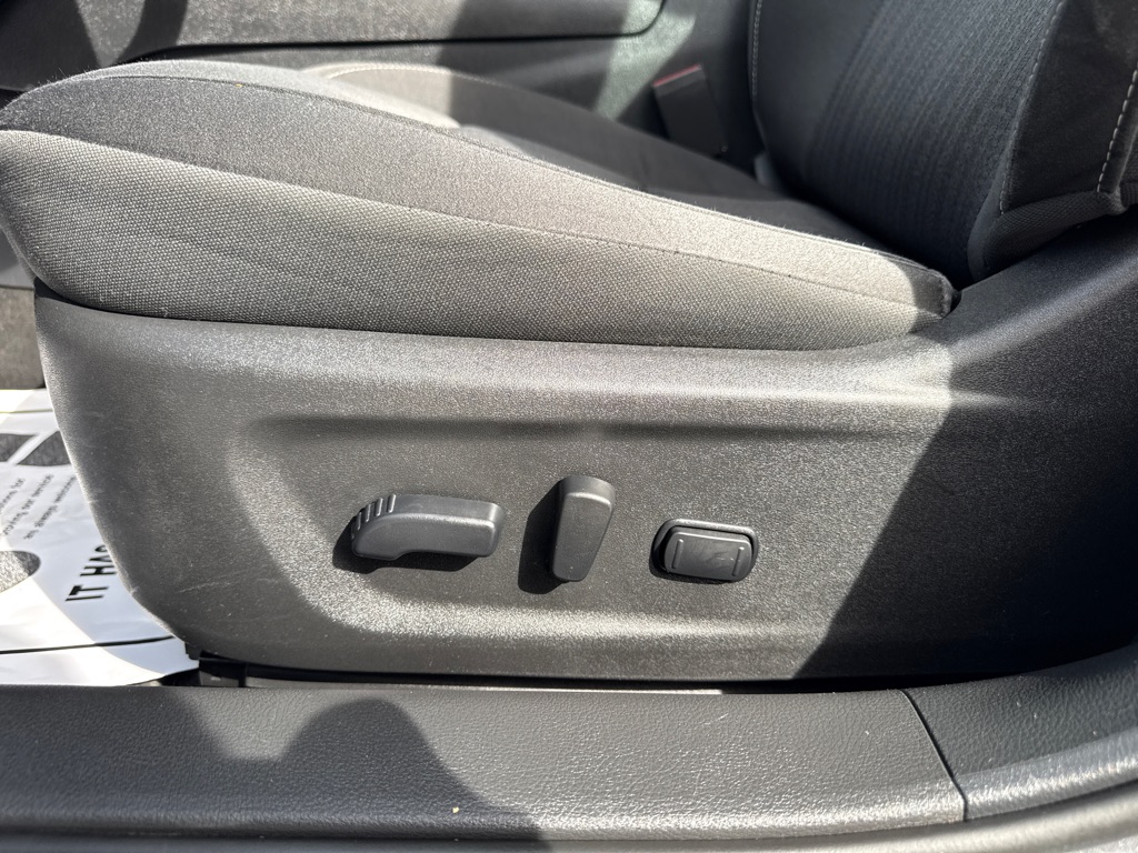 Photo 23 of this NISSAN ALTIMA