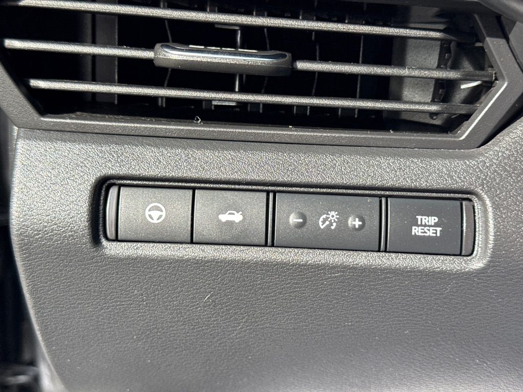 Photo 21 of this NISSAN ALTIMA