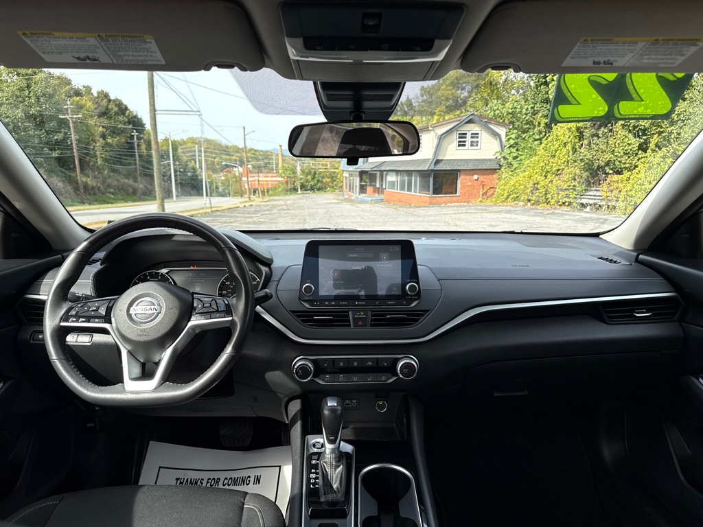 Photo 11 of this NISSAN ALTIMA