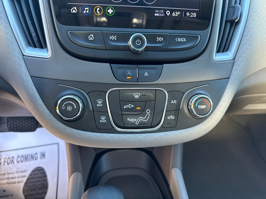 Photo 14 of this CHEVROLET MALIBU
