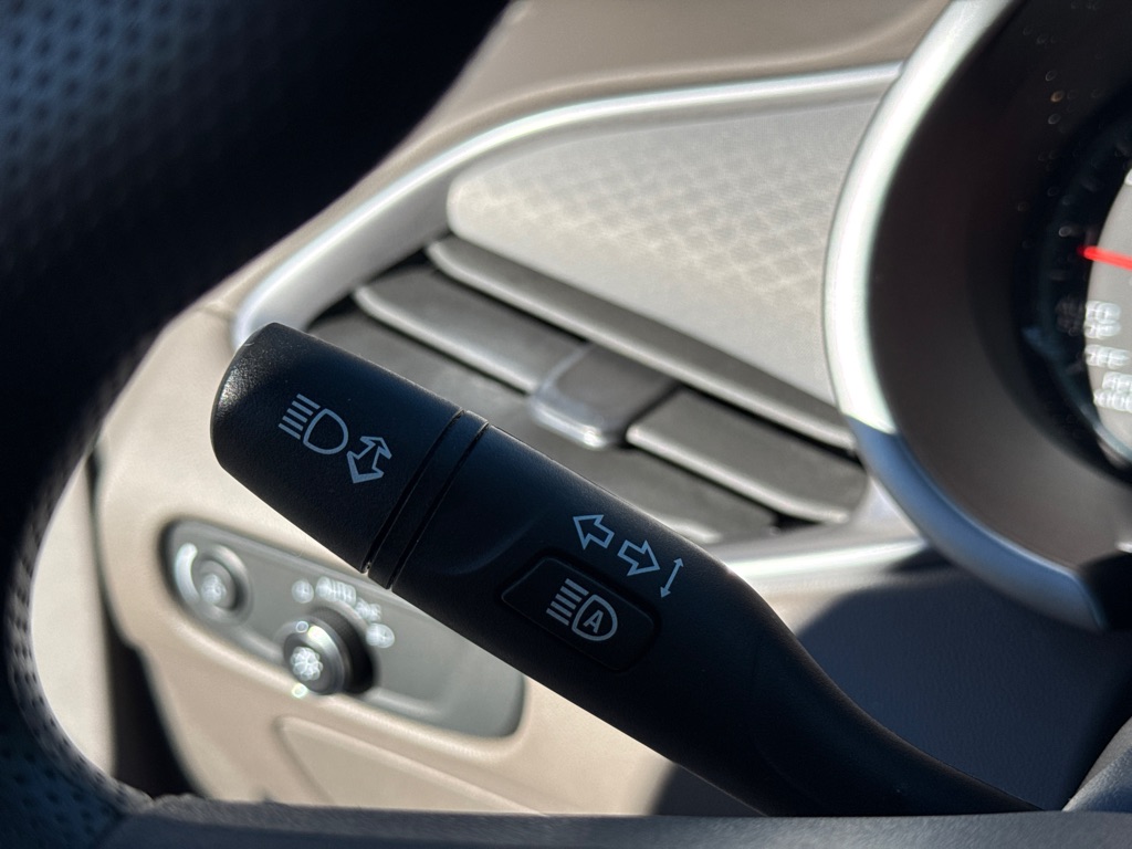 Photo 18 of this CHEVROLET MALIBU
