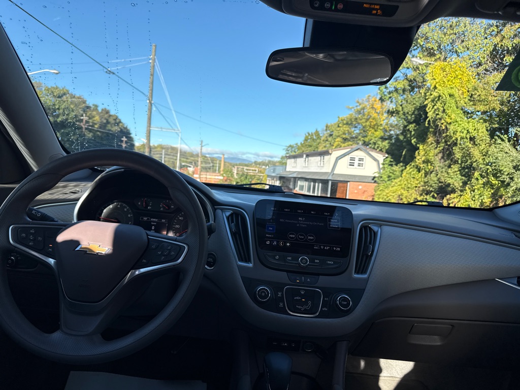 Photo 11 of this CHEVROLET MALIBU