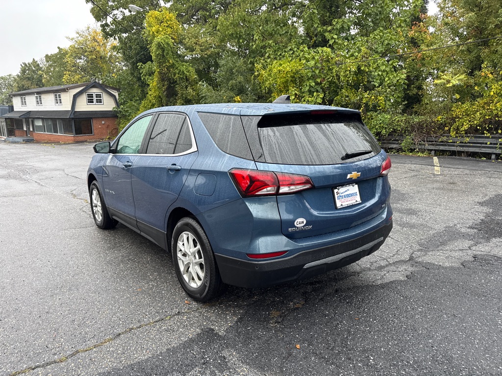 Photo 4 of this CHEVROLET EQUINOX