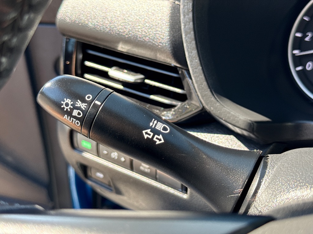 Photo 19 of this NISSAN SENTRA