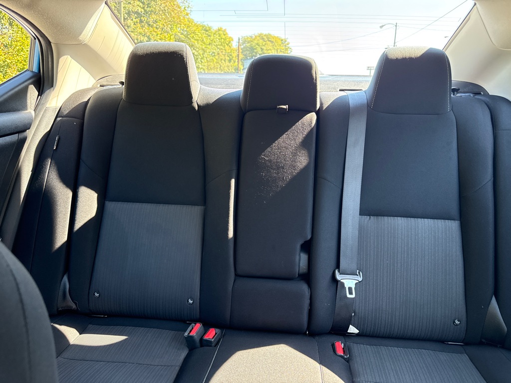 Photo 12 of this NISSAN SENTRA