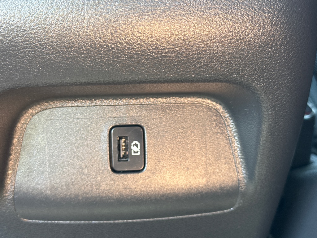 Photo 12 of this NISSAN SENTRA