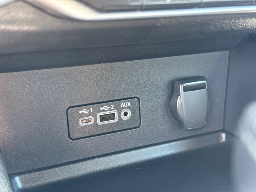Photo 16 of this NISSAN SENTRA