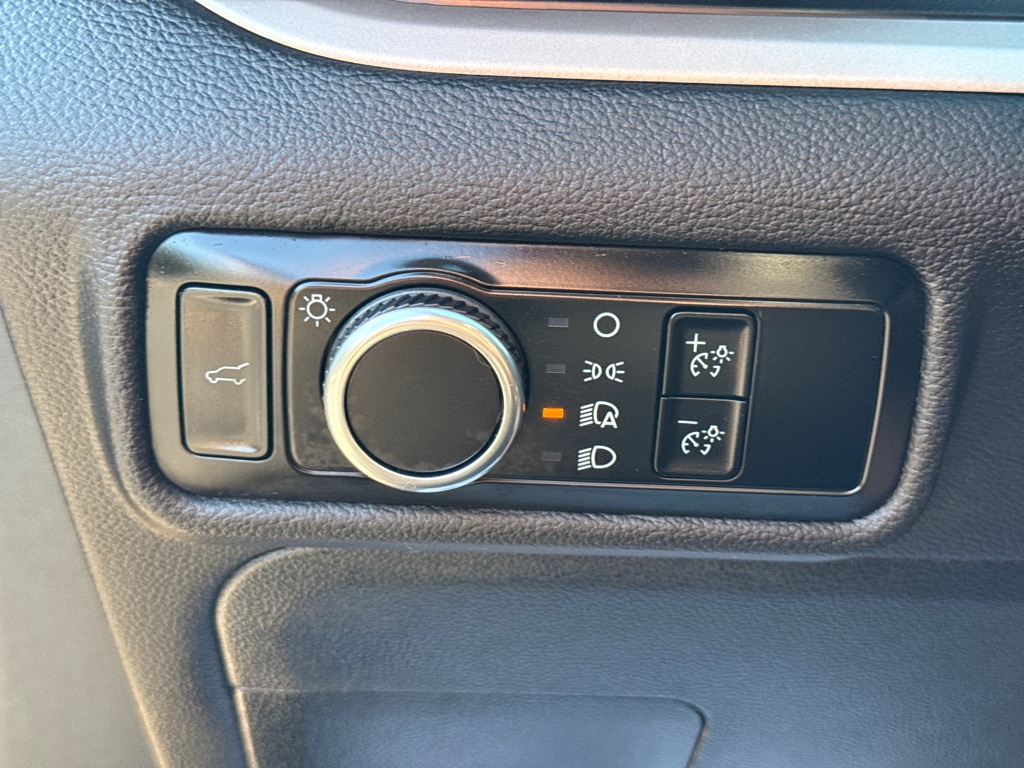 Photo 23 of this FORD EXPLORER