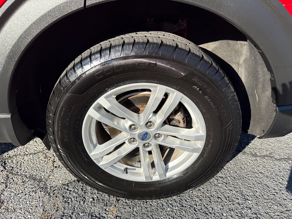 Photo 12 of this FORD EXPLORER