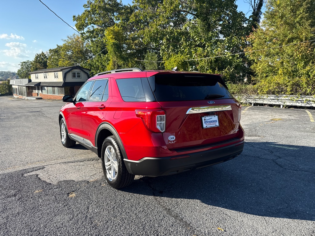 Photo 4 of this FORD EXPLORER
