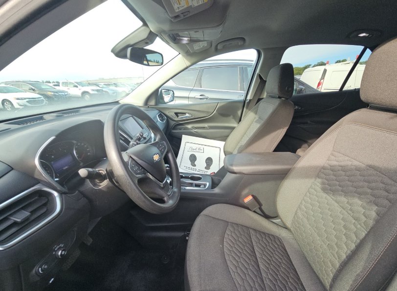 Photo 3 of this CHEVROLET EQUINOX