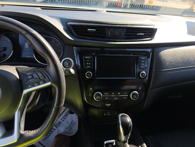 Photo 3 of this NISSAN ROGUE