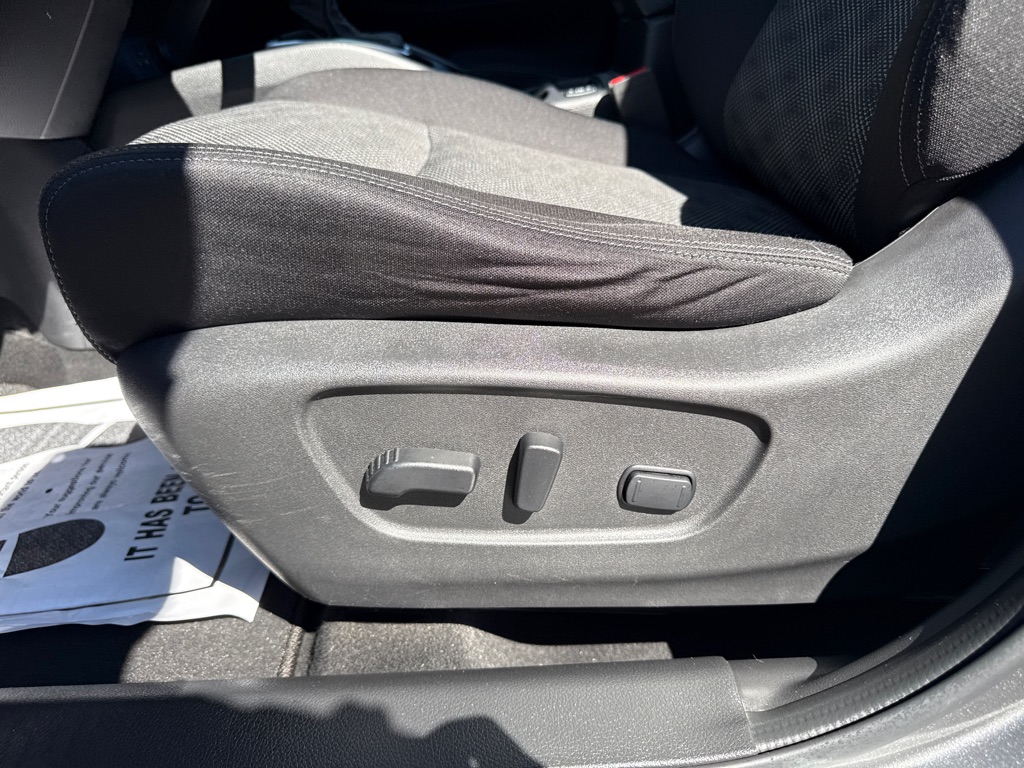 Photo 22 of this NISSAN ROGUE SPORT