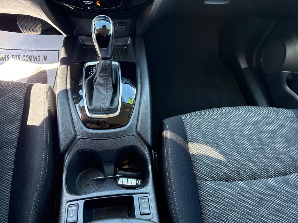 Photo 17 of this NISSAN ROGUE SPORT