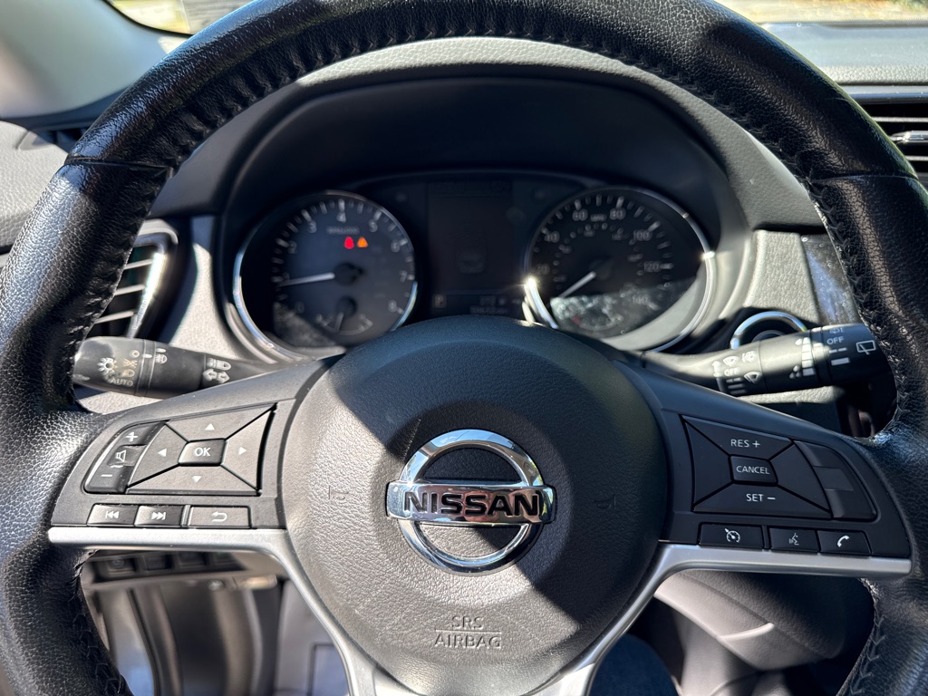 Photo 19 of this NISSAN ROGUE SPORT