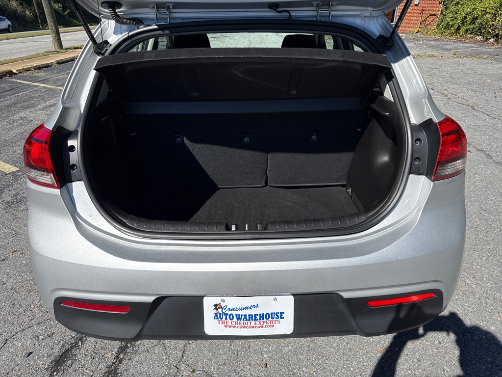 Photo 9 of this KIA RIO
