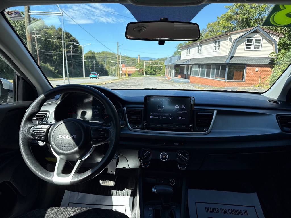 Photo 11 of this KIA RIO